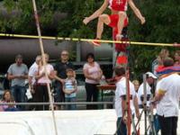 田径赛场焦点！比利时队对阵葡萄牙队，意外判罚引发热议，比赛氛围紧张