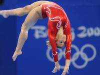 Faker在曼联比赛中大胜，势不可挡引发热议！